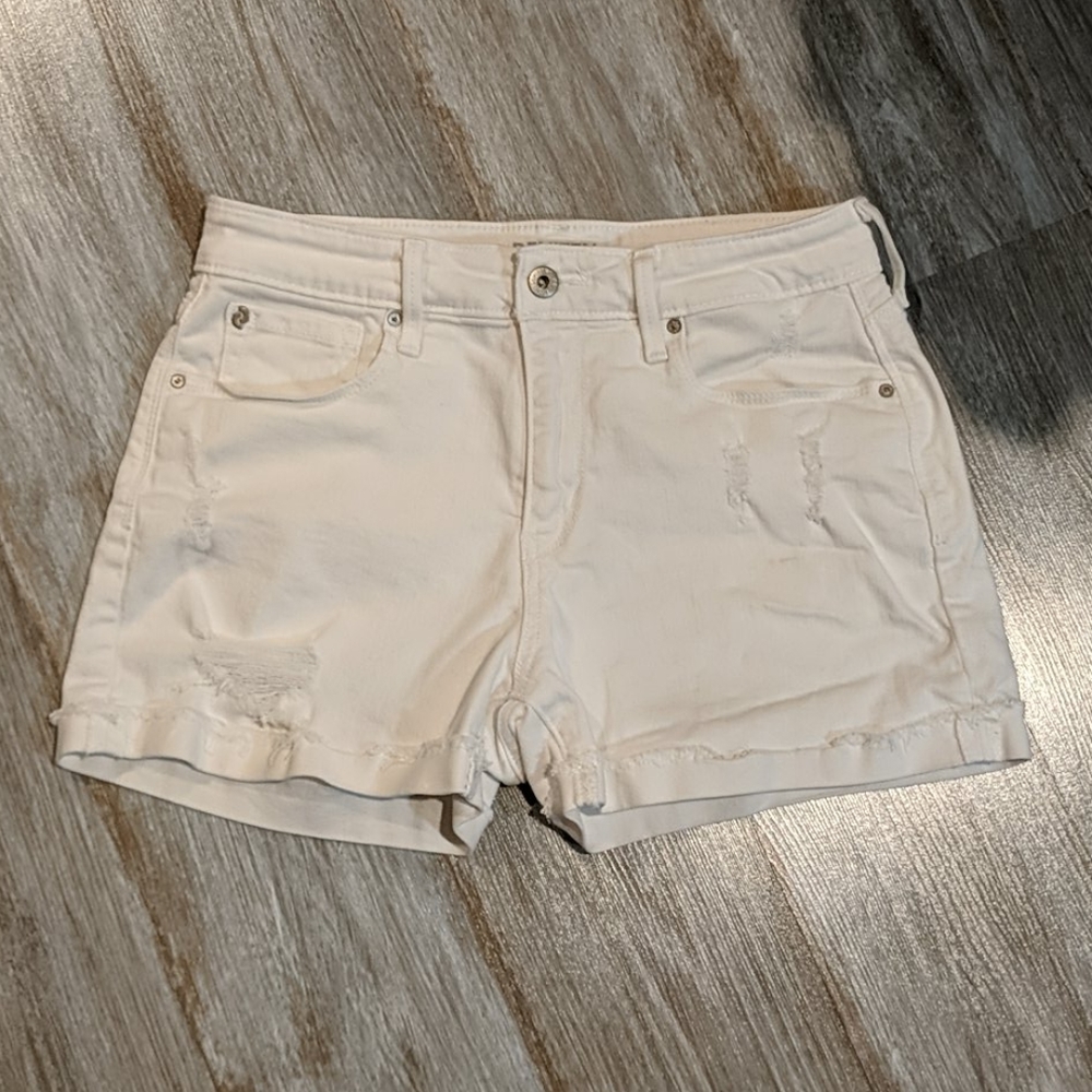 Denizen Levi's hi-rise white distressed shorts size 4